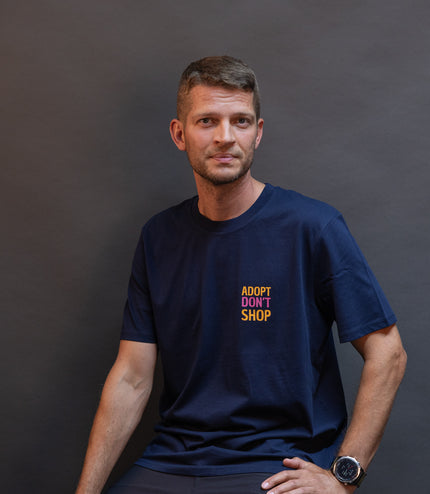 T-Shirt "Adopt don't Shop"