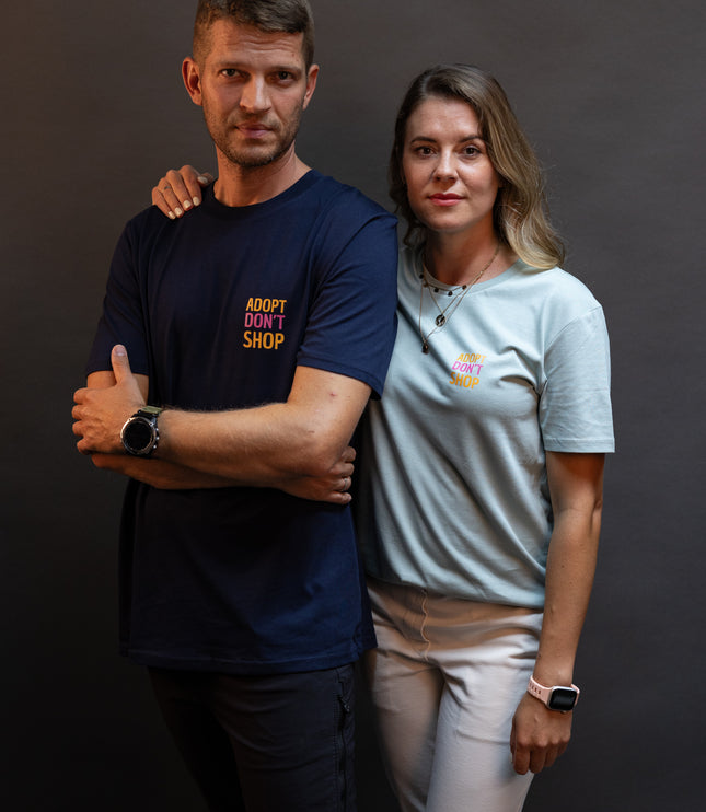 T-Shirt "Adopt don't Shop"